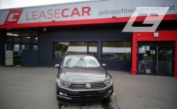 Volkswagen Passat Variant CL "NAVI,AHV,ACC" € 9250.-