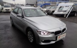 BMW 320d Limo 2014"Xenon,Navi" € 11690